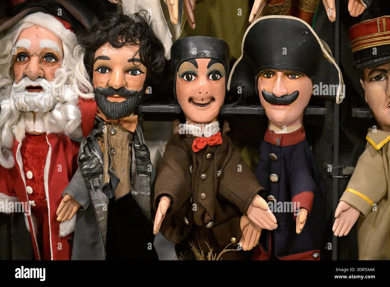 France Jany Privat Puppets Puppeteer Striptease Bar