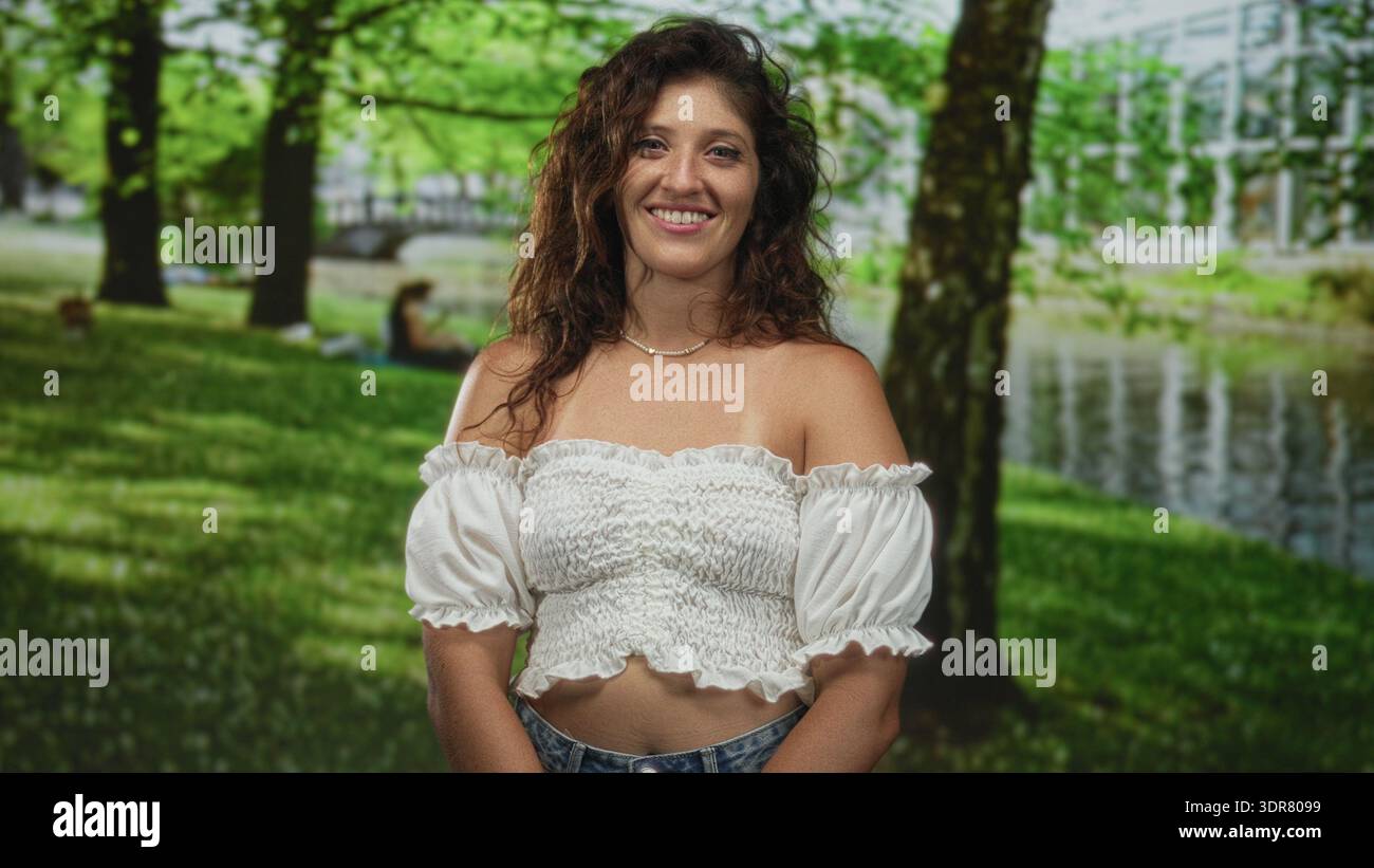 Woman exposed shoulders midriff smiling hi-res stock photography and ...