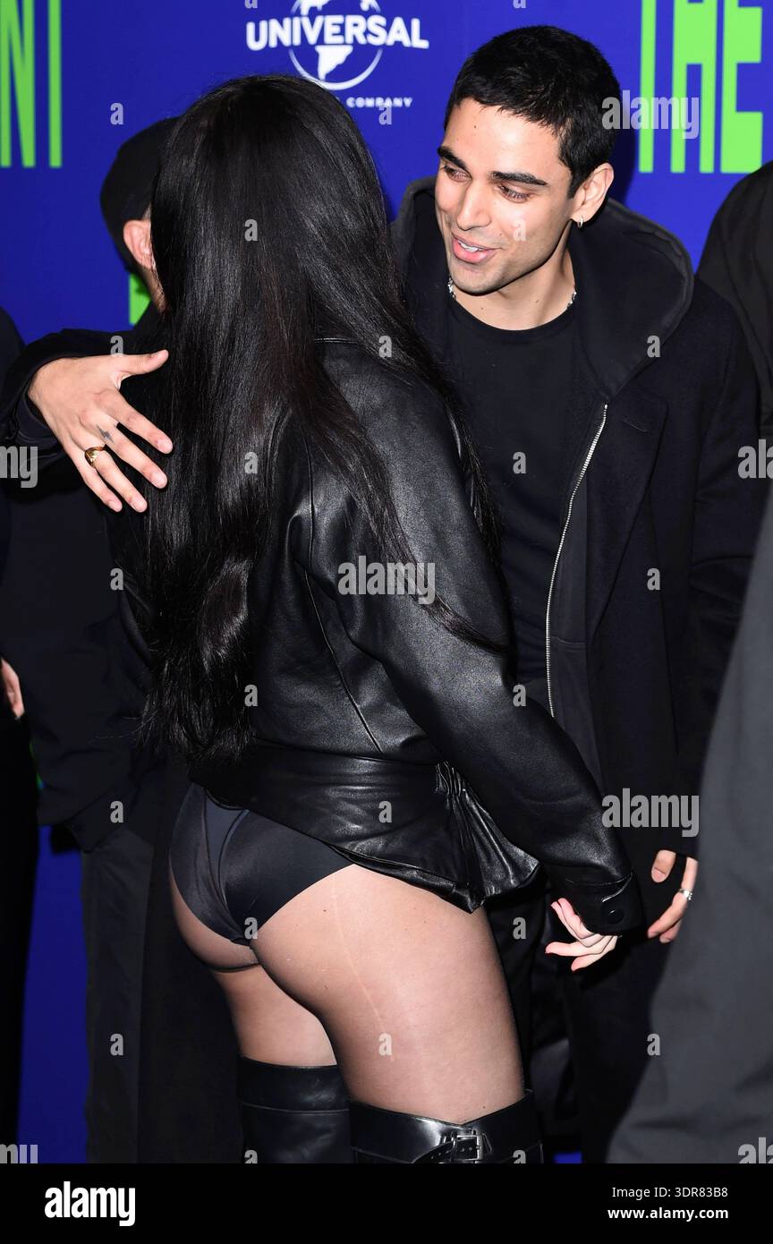 Charlie xcx und Rish Shah bei der Premiere des Kinofilms The Moment im ...