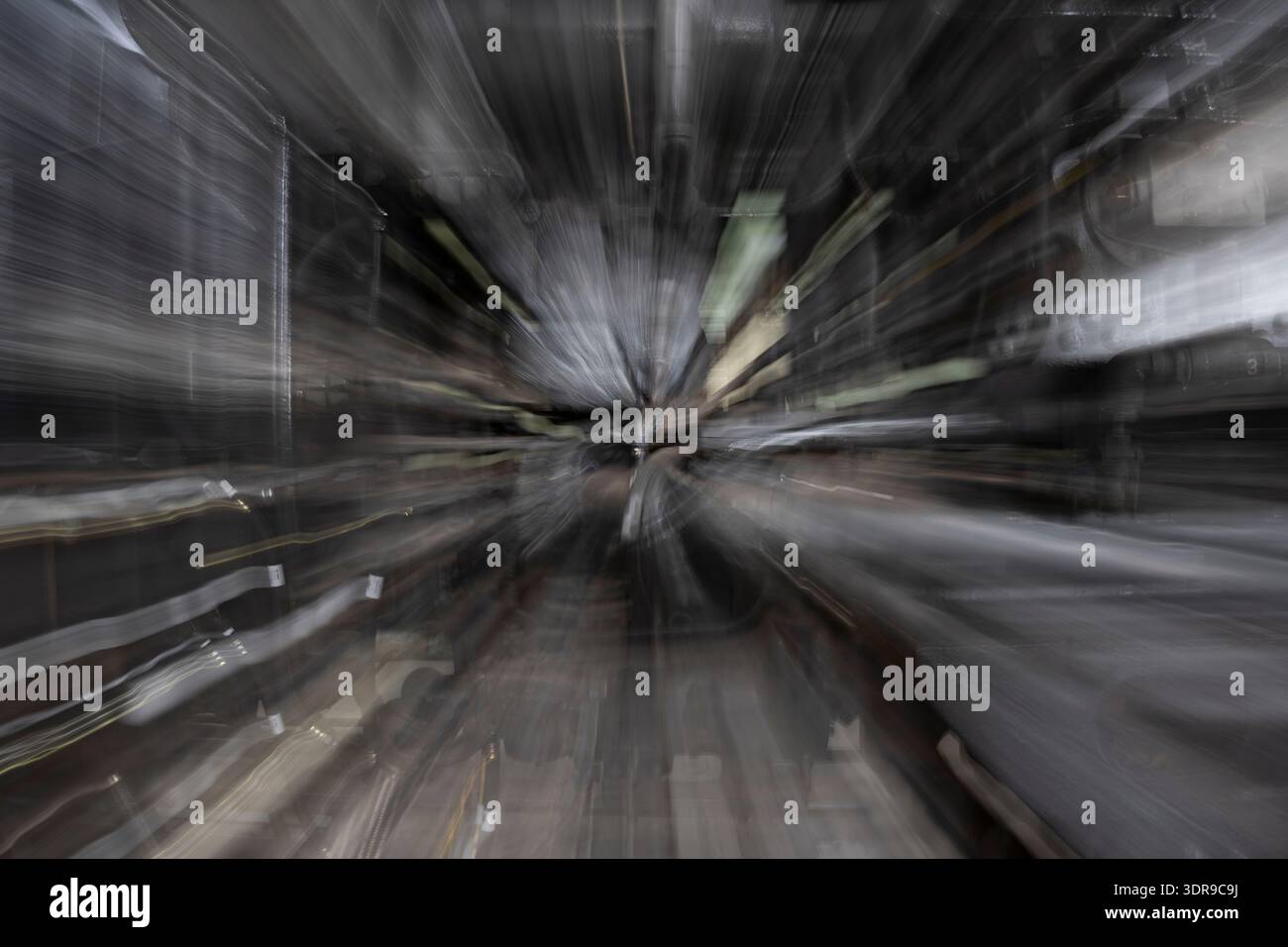Blurry dark background image hi-res stock photography and images - Alamy