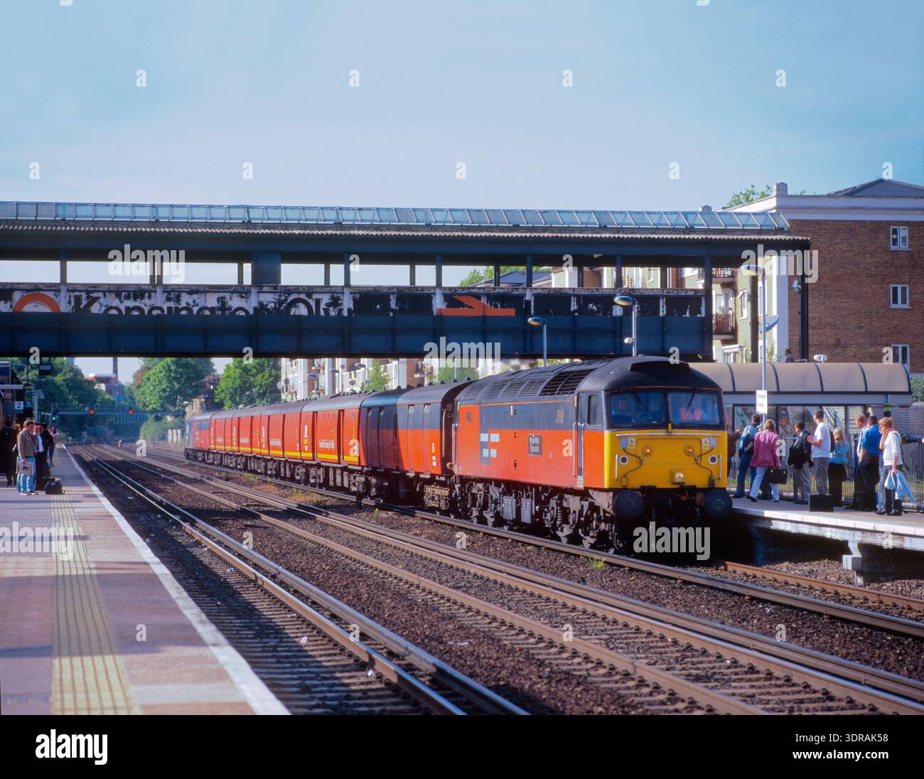 A Class 47 diesel locomotive No 47756 top and tail with a Class 73 ...