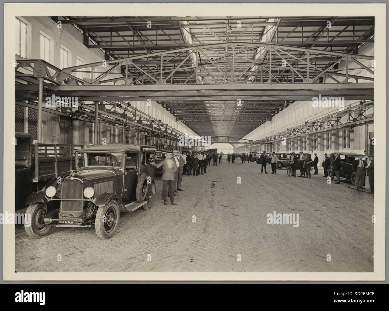 this-image-shows-the-la-mouche-abattoirs-and-livestock-market-in-lyon