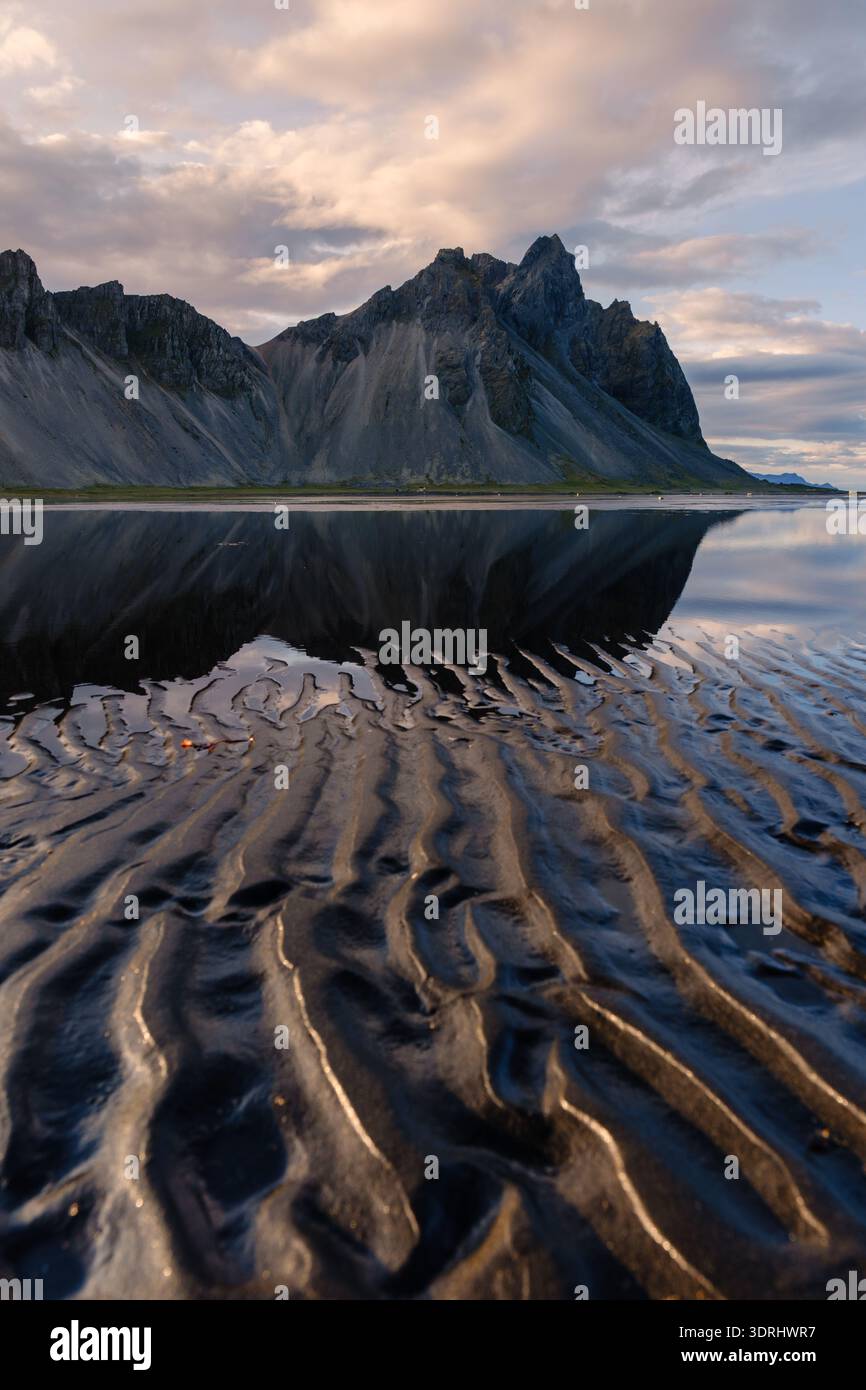 置物 Rippling waters Rippling waters hi-res stock photography and images - Alamy