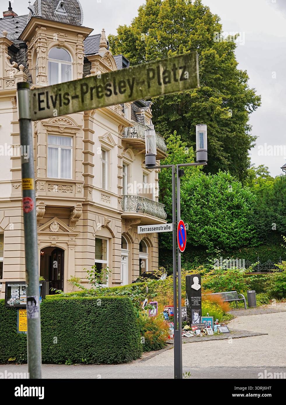 Elvis Presley stele at the Hotel Villa Grunewald in Bad Nauheim, Hesse Stock Photo