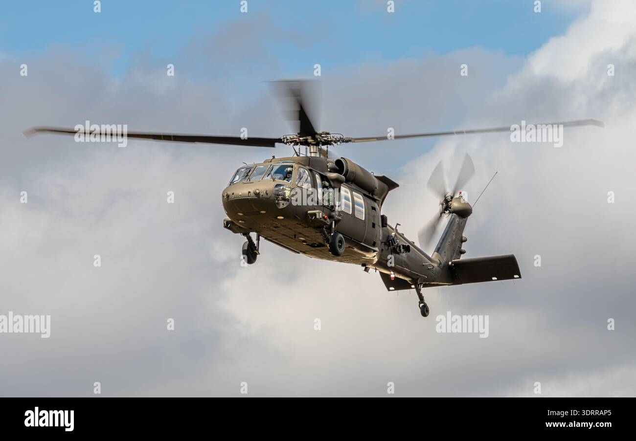 Uh 60 engine hi-res stock photography and images - Alamy