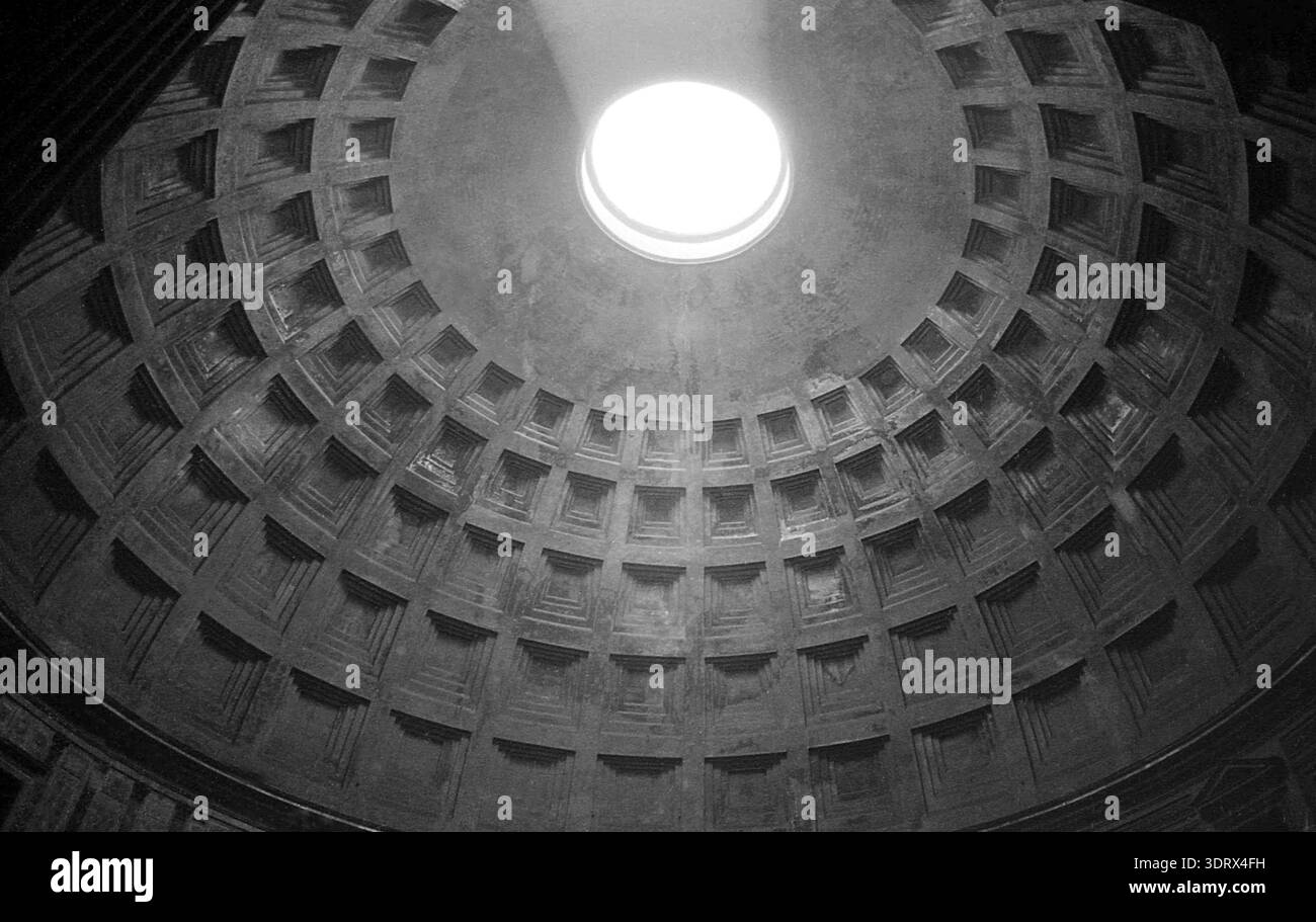Rome, Italy, cca. 1980. View of the enormous dome and the oculus inside ...