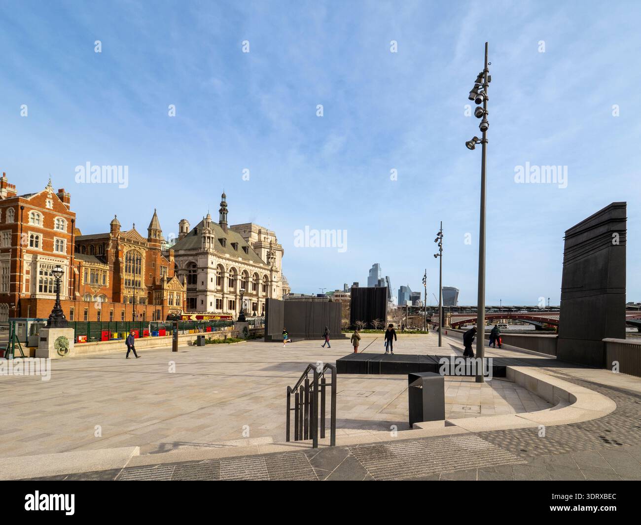 Bazalgette Embankment, Blackfirars, London, next to the Thames, bult on ...