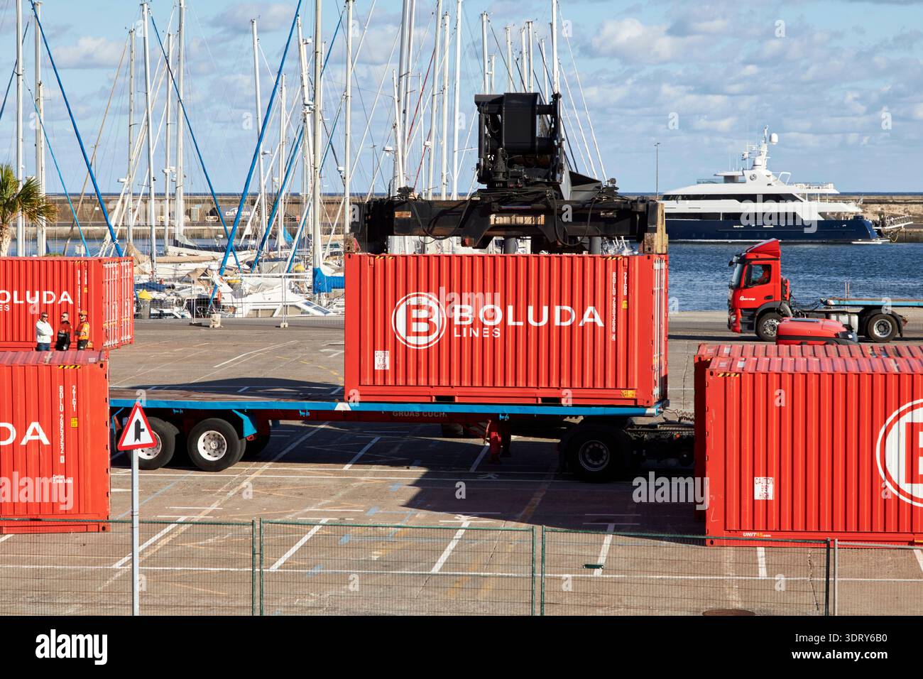 Shipping lines hi-res stock photography and images - Alamy