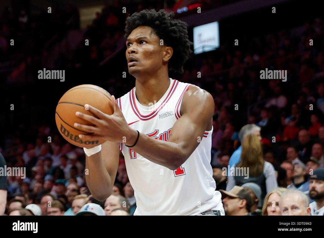Redmon Rockets Houston Rockets guard Amen Thompson looks to shoot against the ...