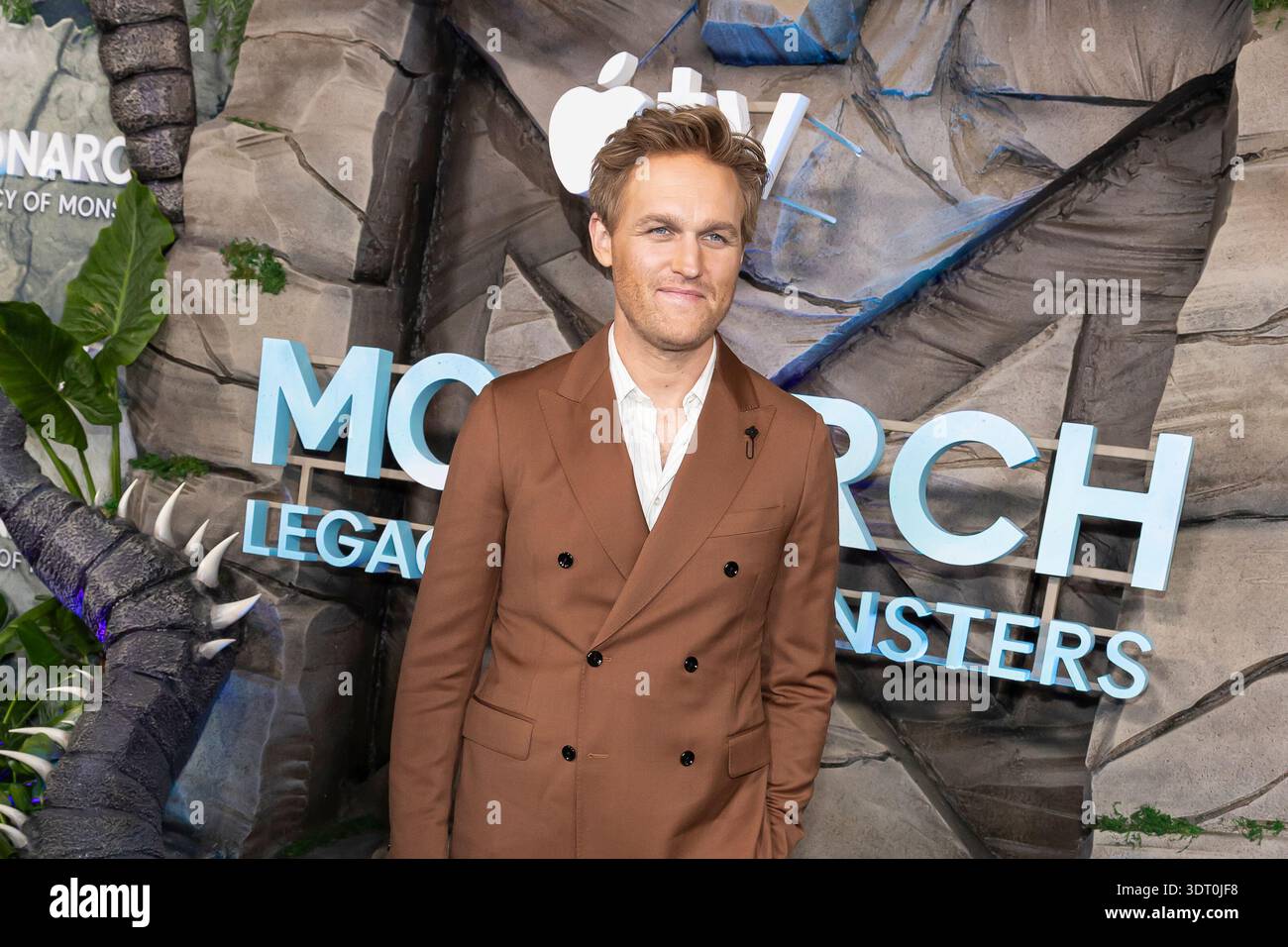Monarch legacy of monsters premiere hi-res stock photography and images ...