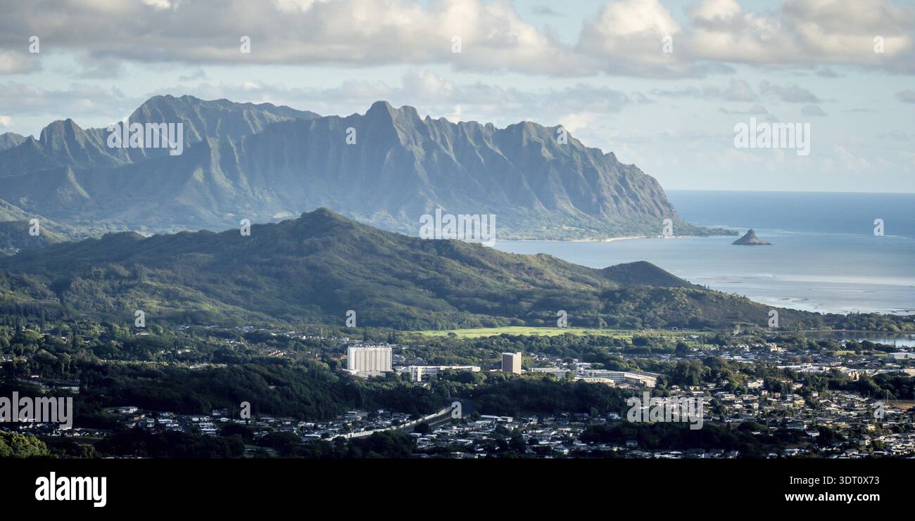Koolou Koolau mountain range hi-res stock photography and images - Alamy