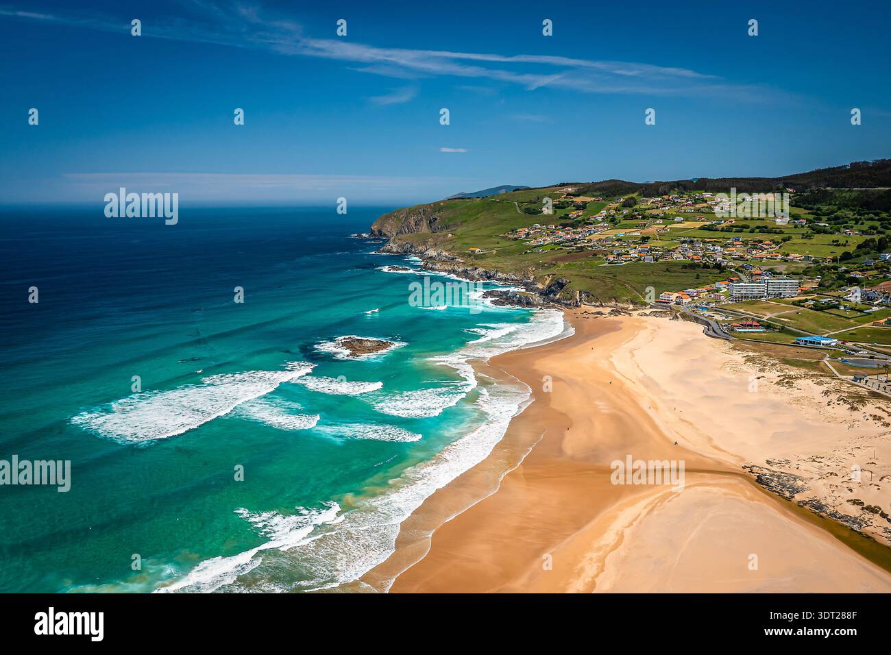 Sandy beach turquoise ocean waves hi-res stock photography and images ...