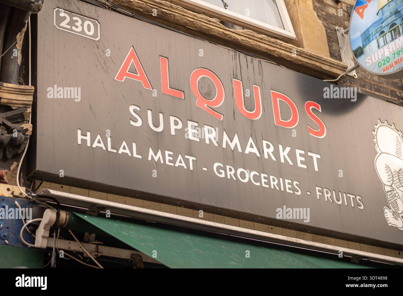 Alquds supermarket hi-res stock photography and images - Alamy