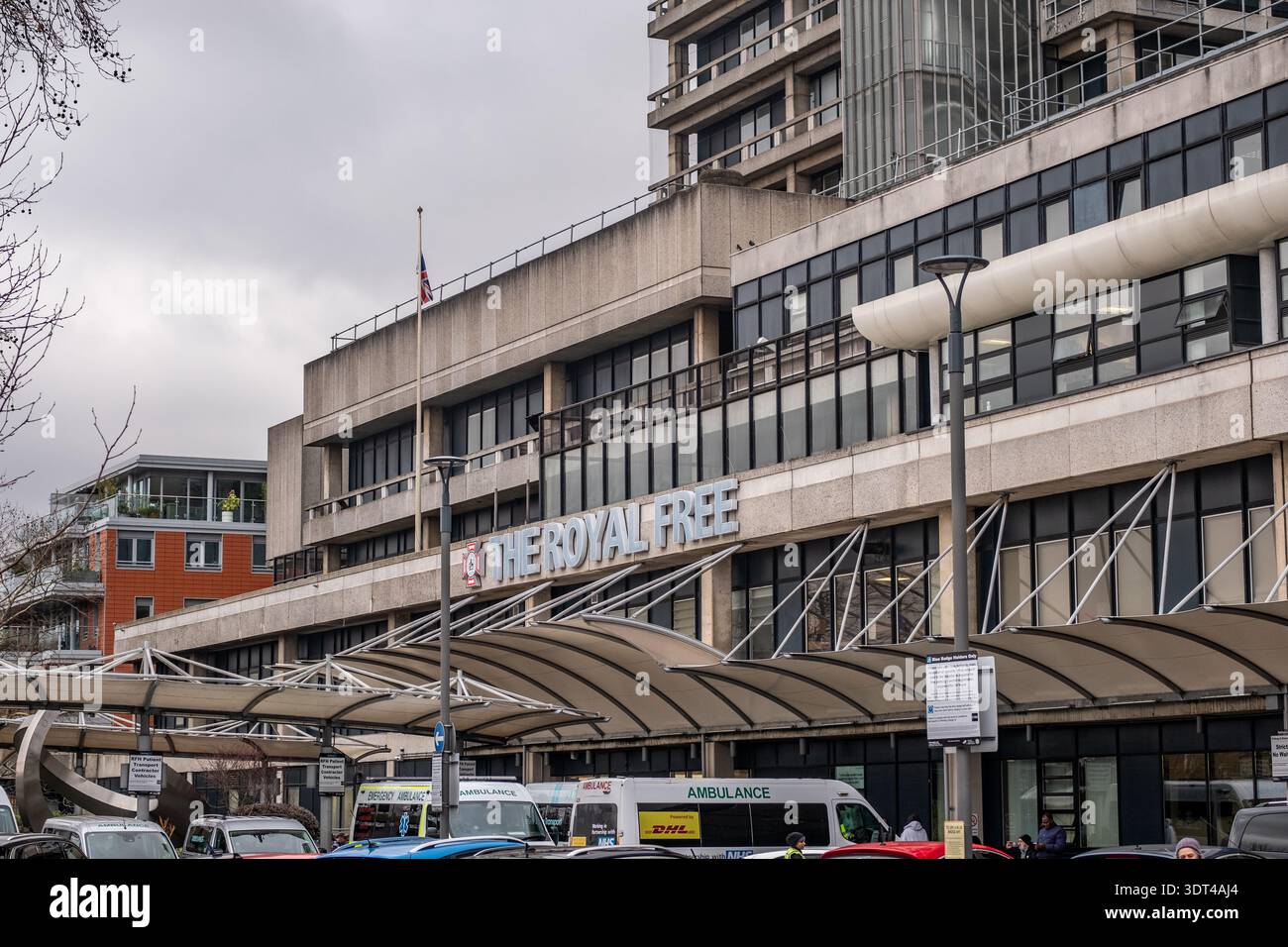 london-december-15-2025-royal-free-hospital-hampstead-exterior