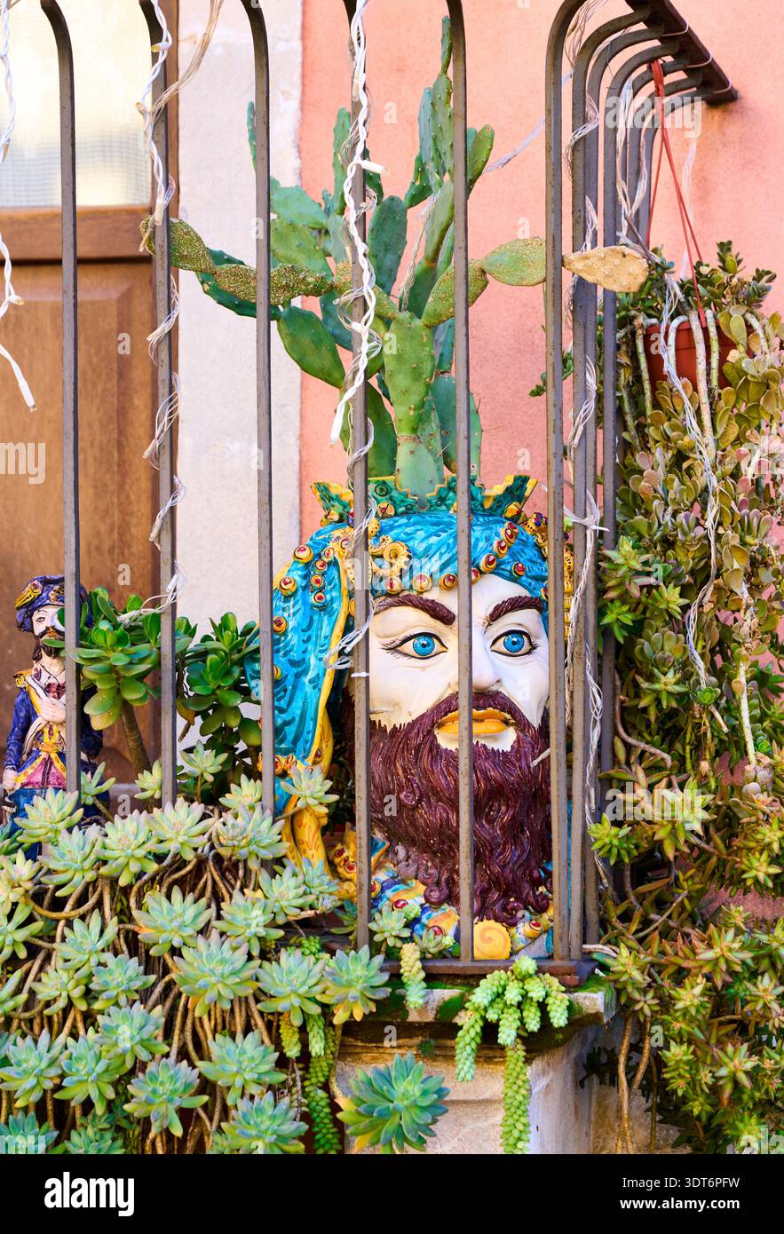 Sicilian ceramic heads, Ceramic vases in the form of heads