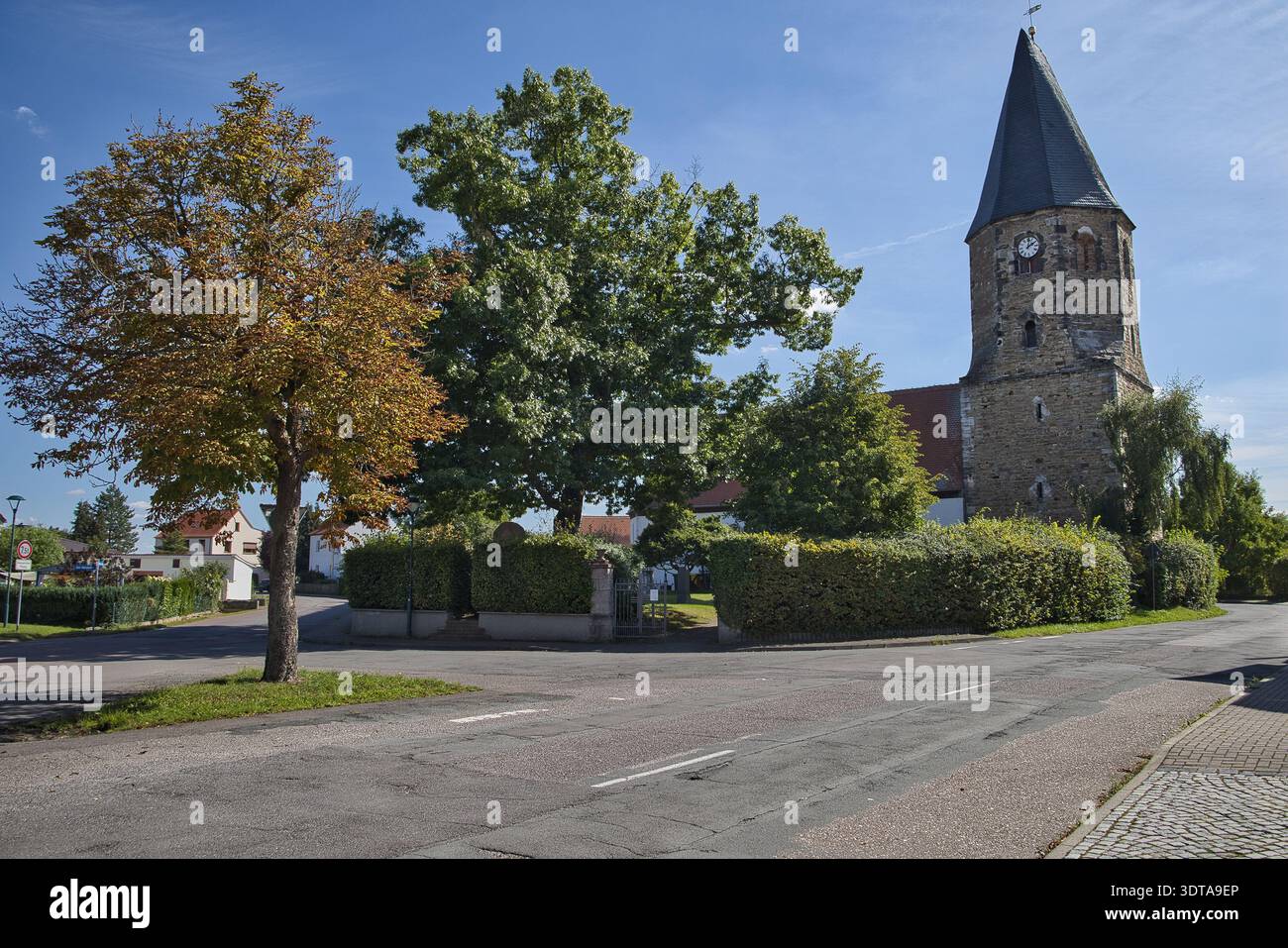 Marienkirche Horburg: Spätgotische Wallfahrtskirche mit romanischem Turm, Heimat der Horburger Madonna, Leuna, Sachsen-Anhalt, Deutschland Stock Photo