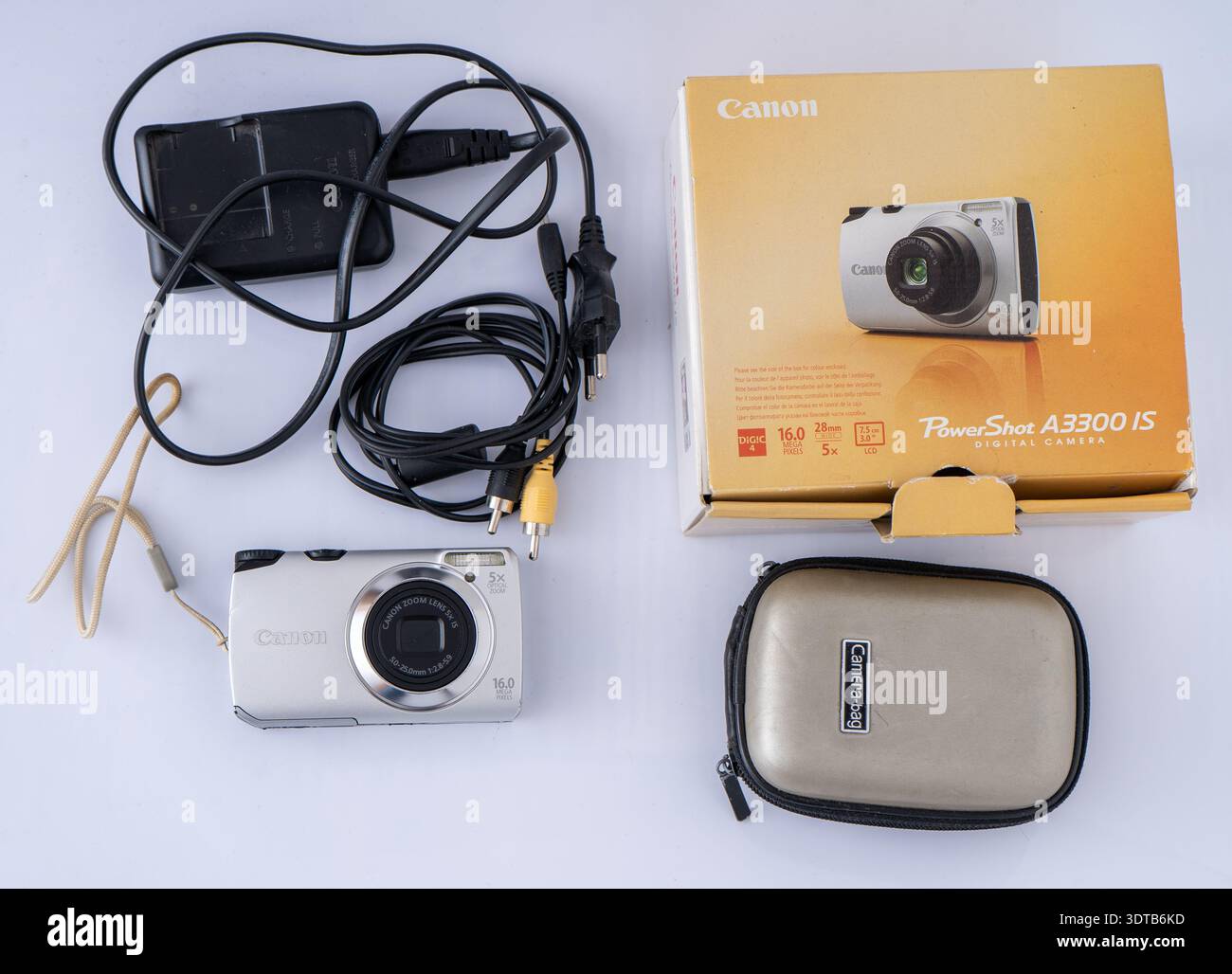 Old camera Canon Power Shot A3300 IS digital set. Charger and 
