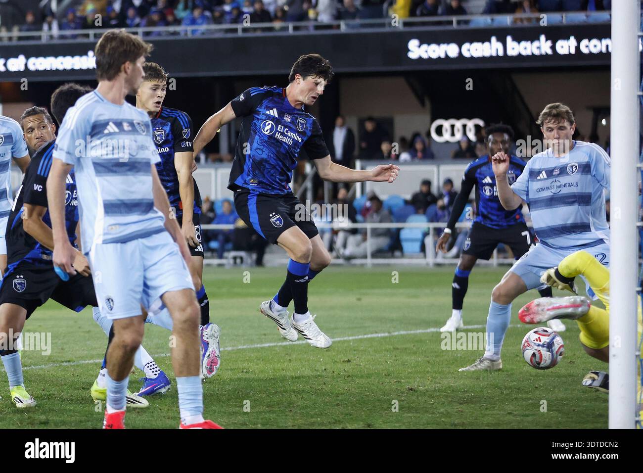 San Jose Earthquakes defender Daniel Munie (5) scores a goal in the ...