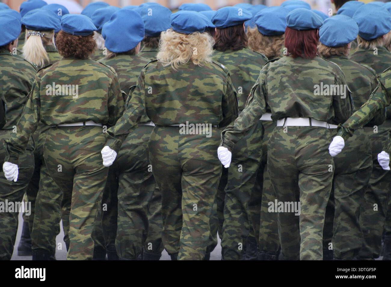 Military army female soldier hi-res stock photography and images - Alamy