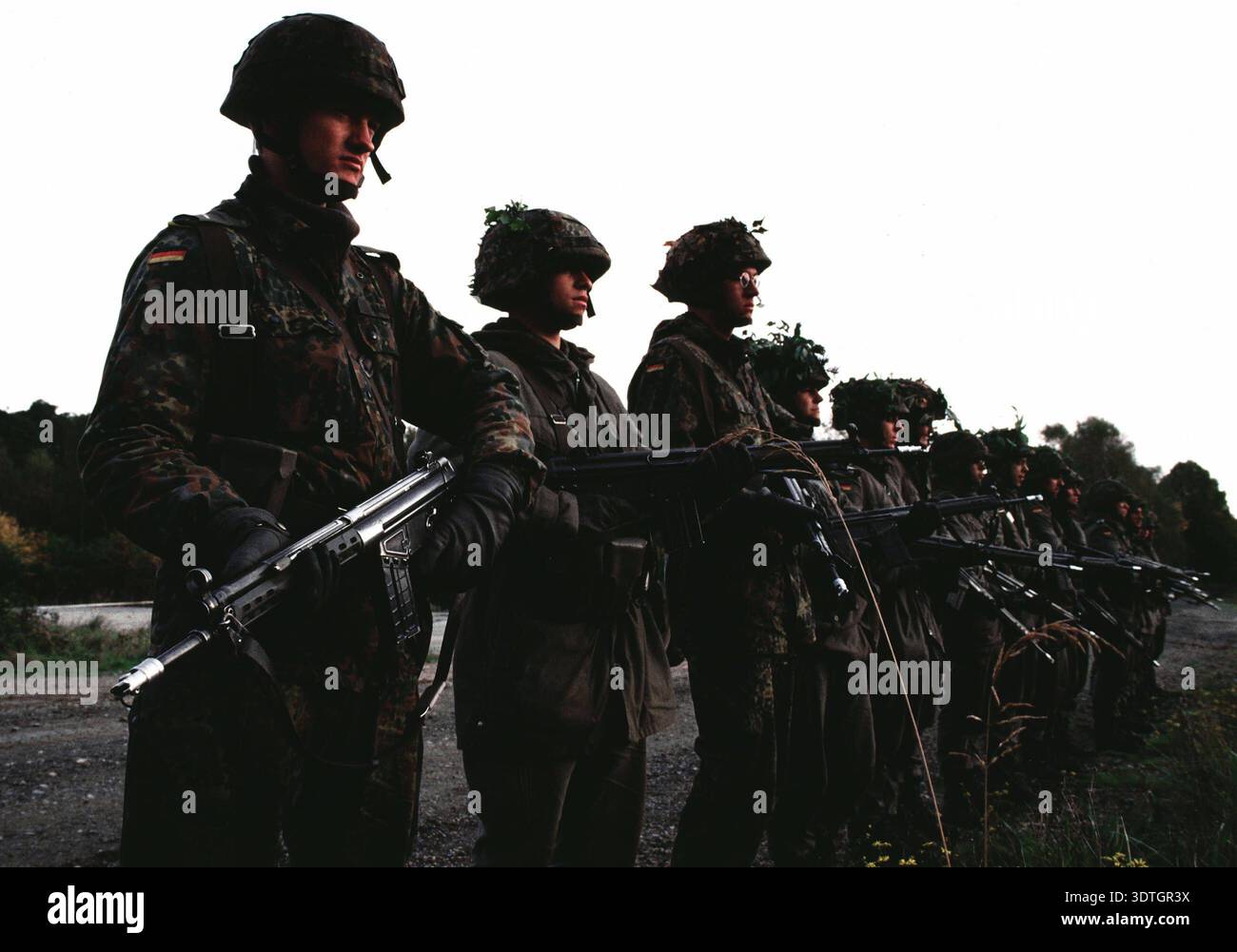Vor's Rol BUNDESWEHR : Junge Wehrpflichtige in der Grundausbildung : Soldaten ...