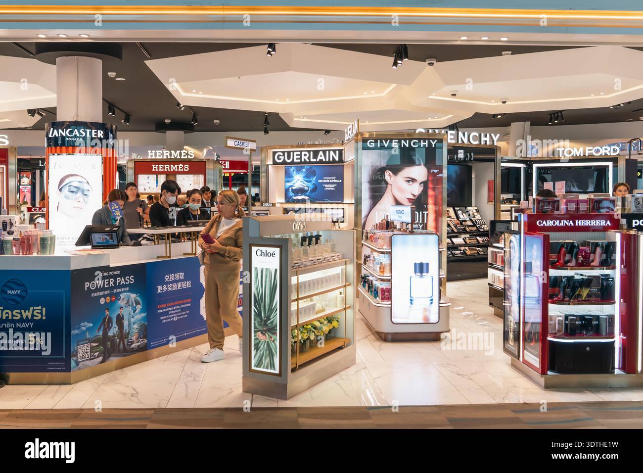Duty free sales hi-res stock photography and images - Page 2