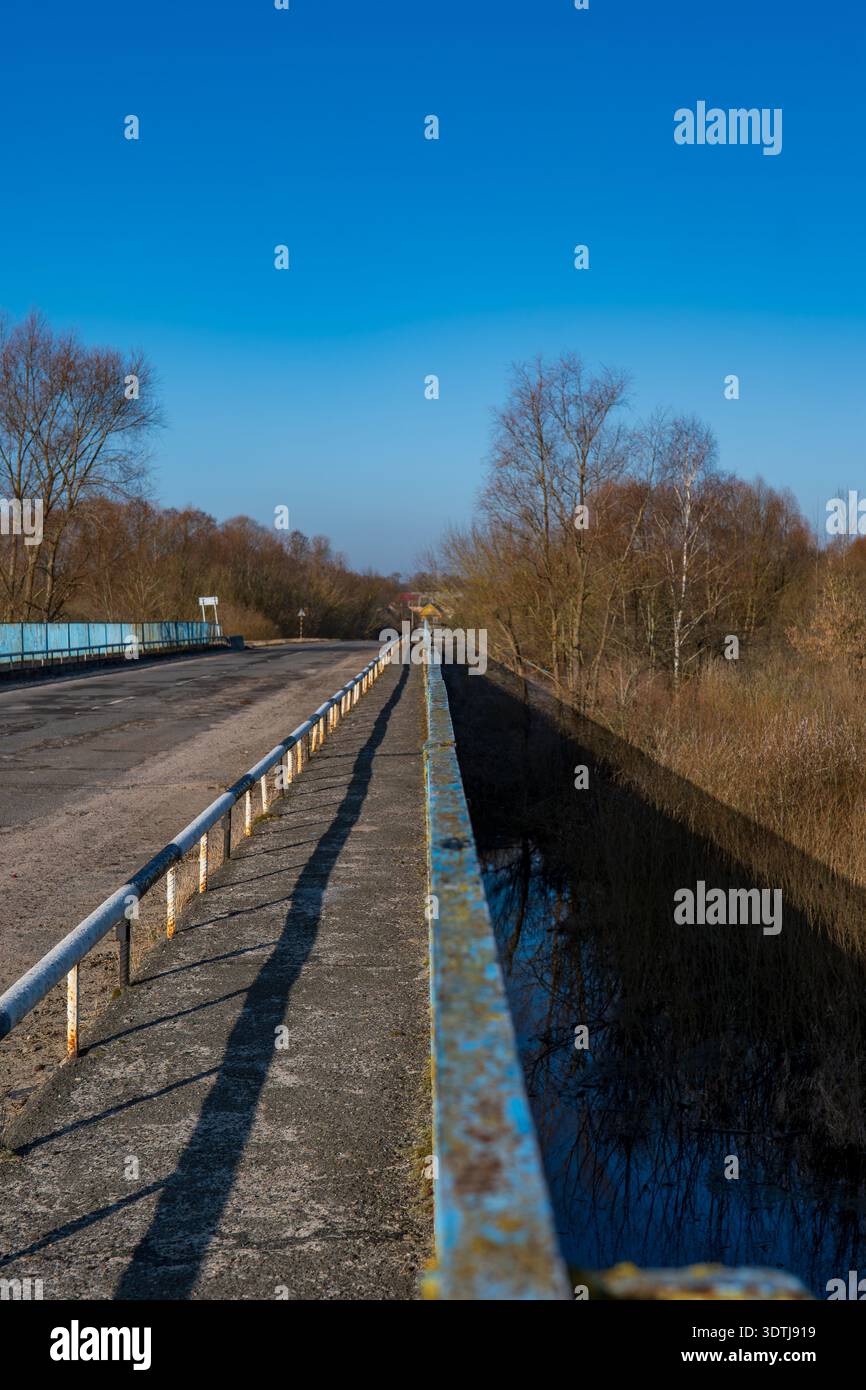 Small railed bridge hi-res stock photography and images - Alamy