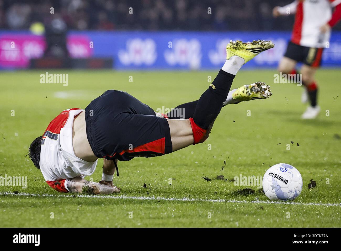 Van Bronckhorst rouleert in zijn opstelling tegen Telstar - FR12.nl Van Bronckhorst rouleert in zijn opstelling tegen Telstar - FR12.nl