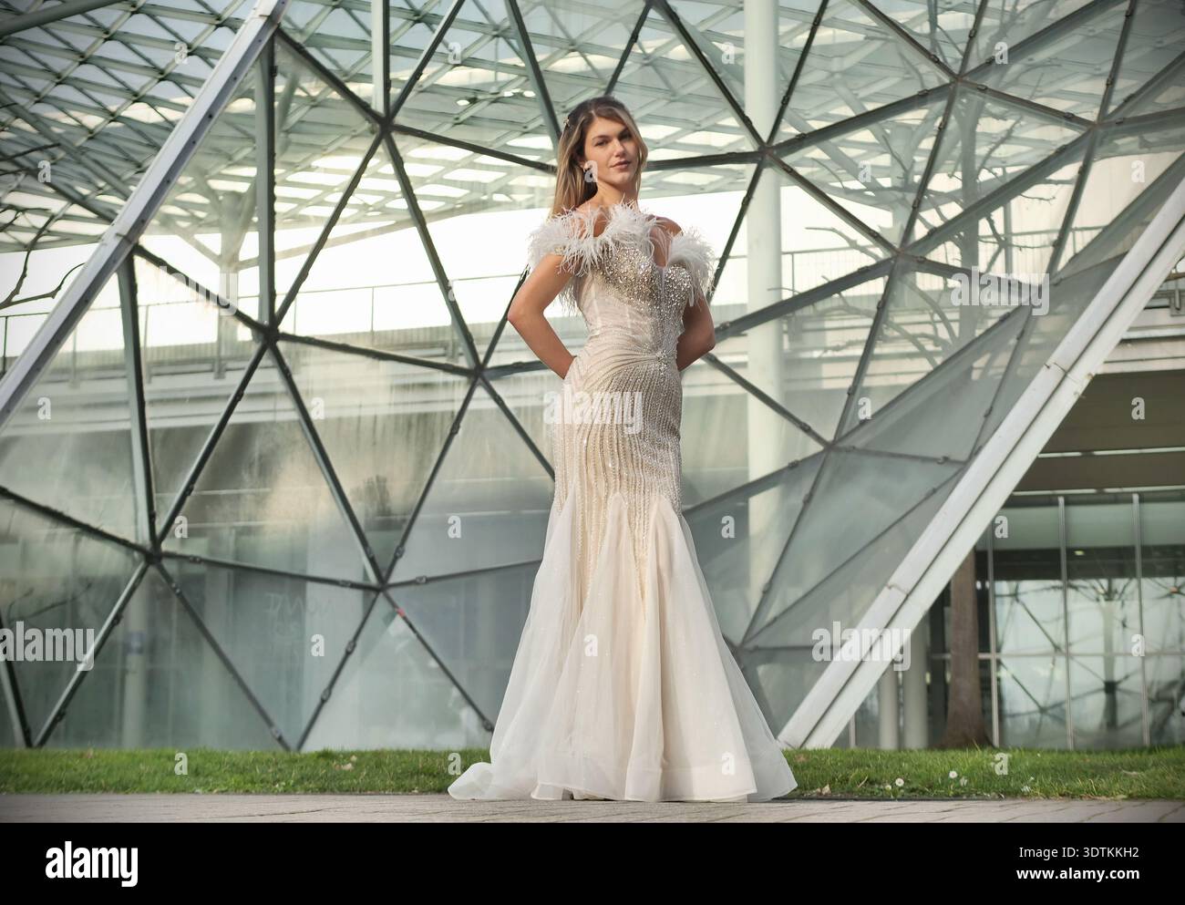 Dresses worn by hi-res stock photography and images - Page 3 - Alamy