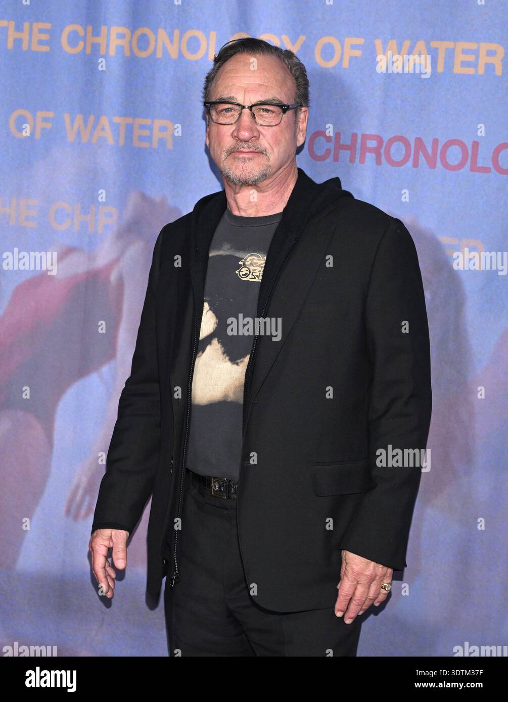 how tall is jim belushi - Ilustrasi 2