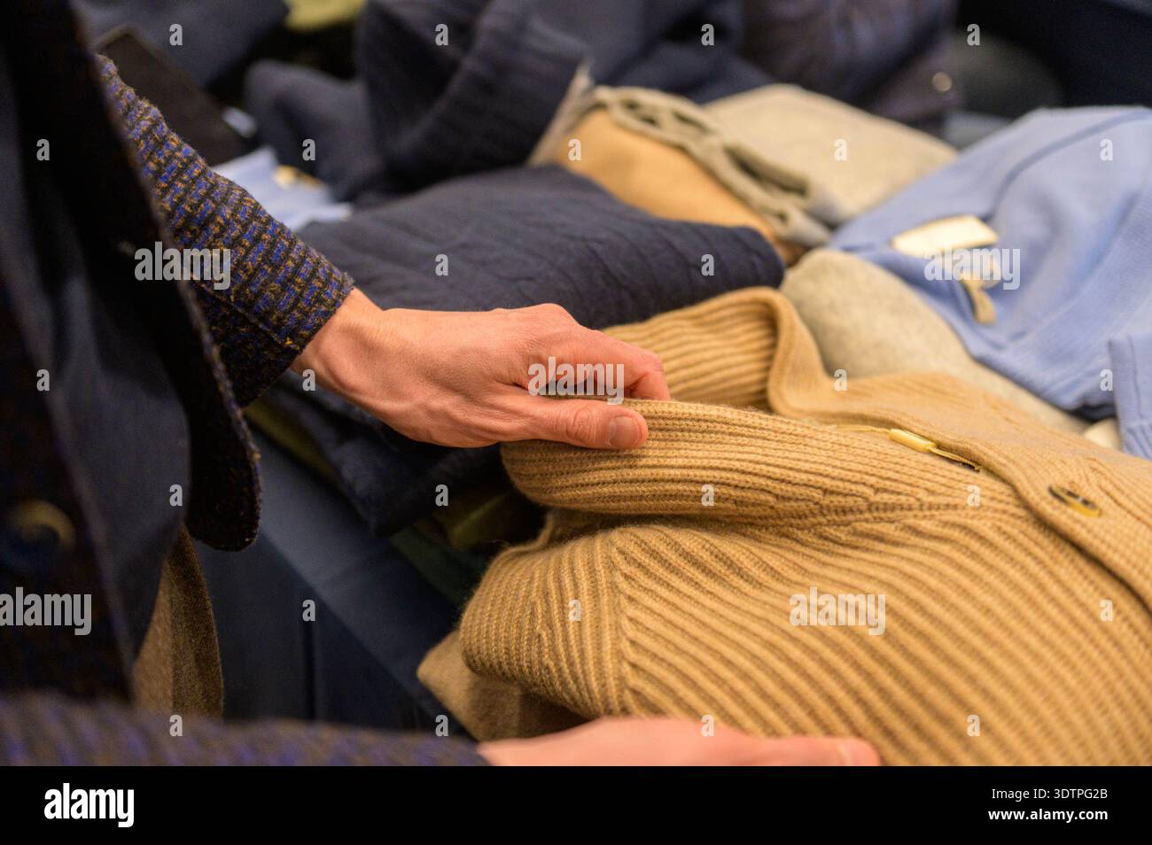 **NO WEB AND NEWSPAPERS ONLY FOR ITALY** Rome, Farnesina Pop Market ...