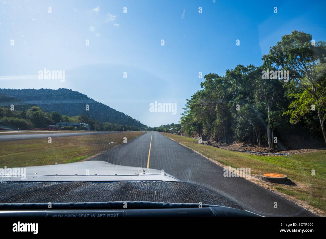 Cockpit small plane view hi-res stock photography and images - Alamy