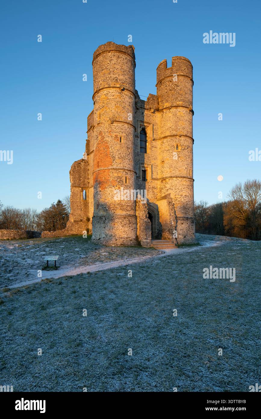 Ruins of Donnington Castle on frosty winter morning, Newbury, Berkshire, England, United Kingdom, Europe Stock Photo
