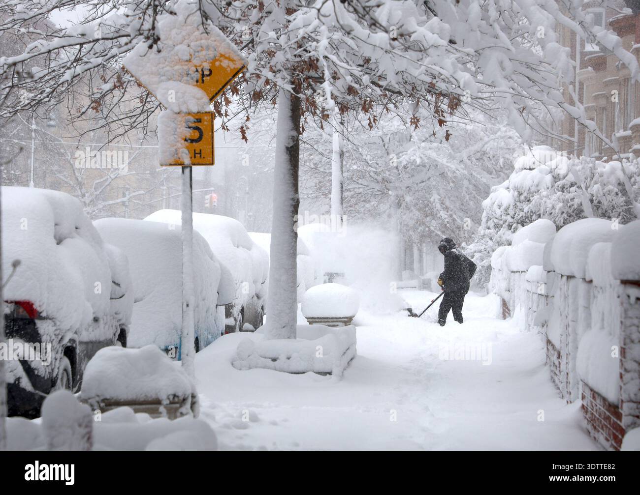 Snow Storm and blizzard conditions on the street in Brooklyn, NY on ...