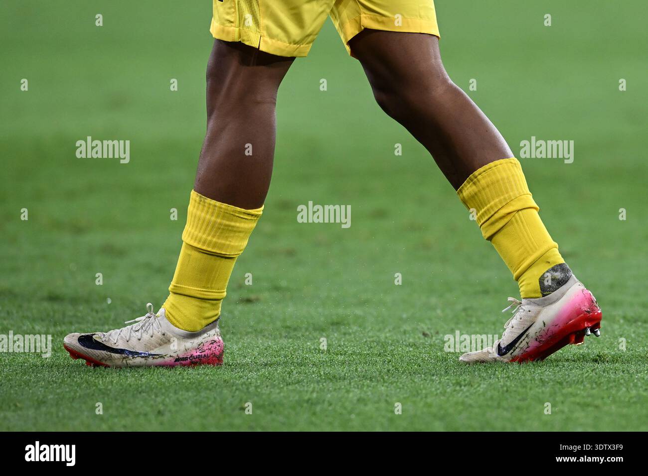 Brazil yellow kit hi-res stock photography and images - Alamy