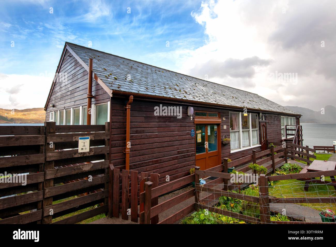 Unapool The rock shop unapool hi-res stock photography and images - Alamy