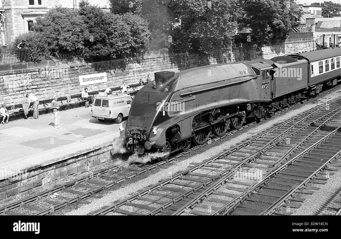 LNER Class A4 Pacific No 4498 Sir Nigel Gresley waits to leave ...