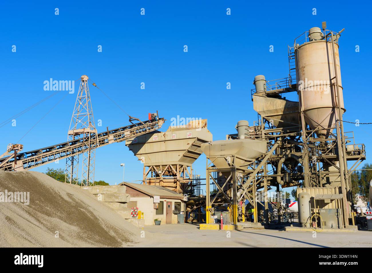 Cement factory california hi-res stock photography and images - Alamy