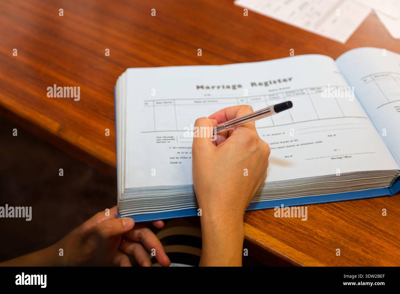 Ceremony signing table hi-res stock photography and images - Alamy