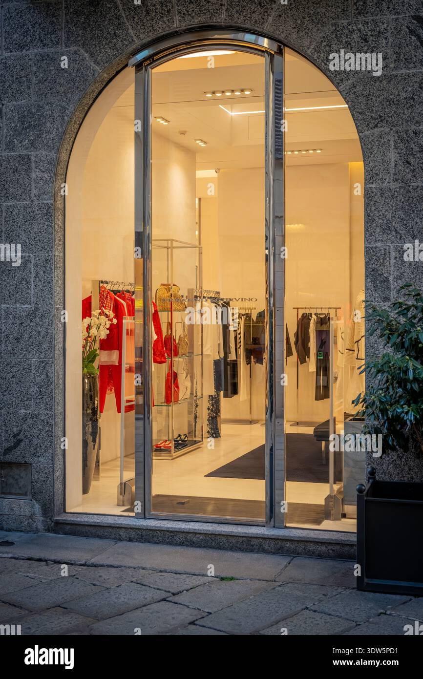 Italian Window Display Milan, Italy - 2026, 17 Feb: Elegant Ermano Scervino SS26 boutique ...