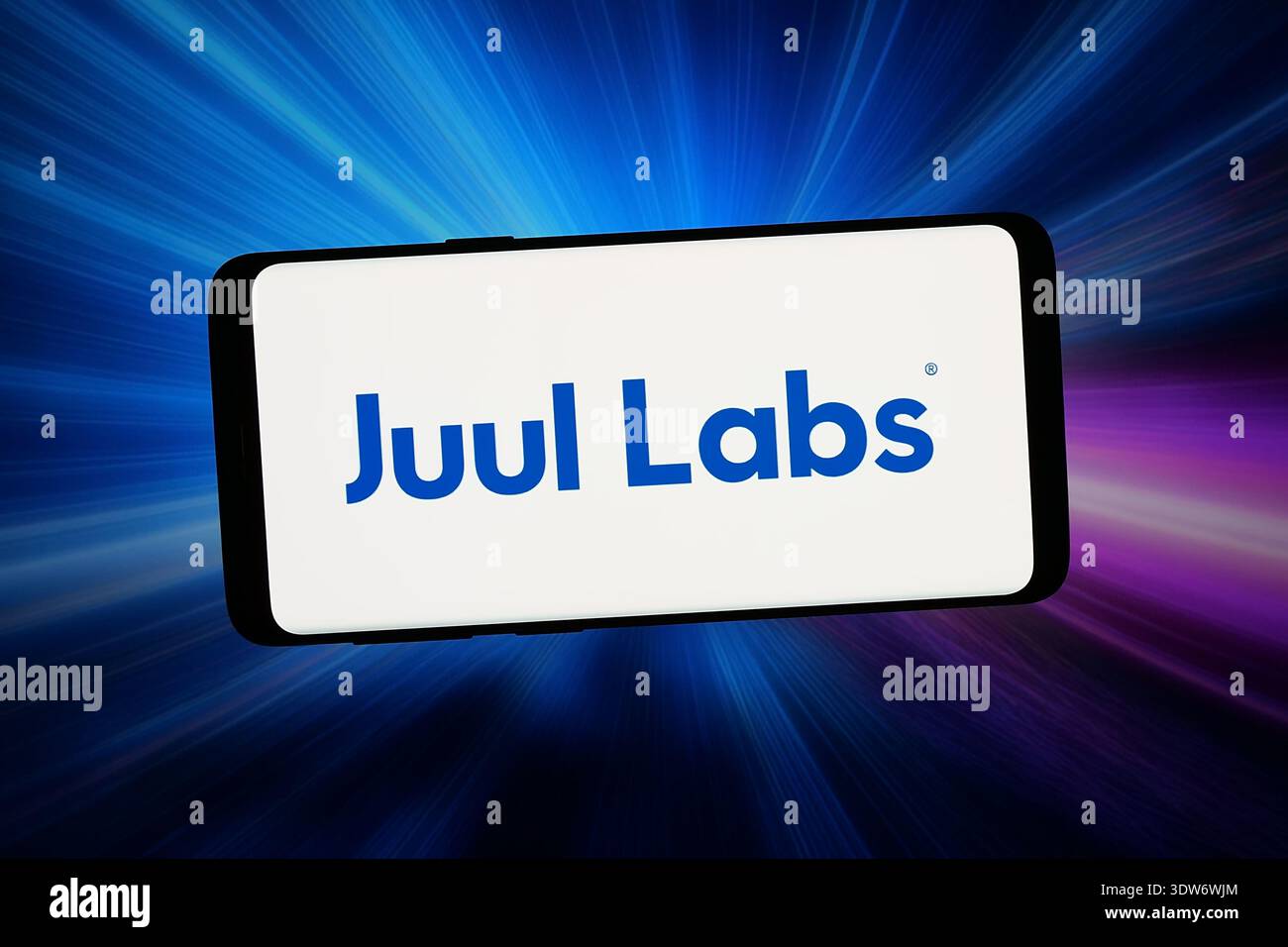 Juul device hi-res stock photography and images
