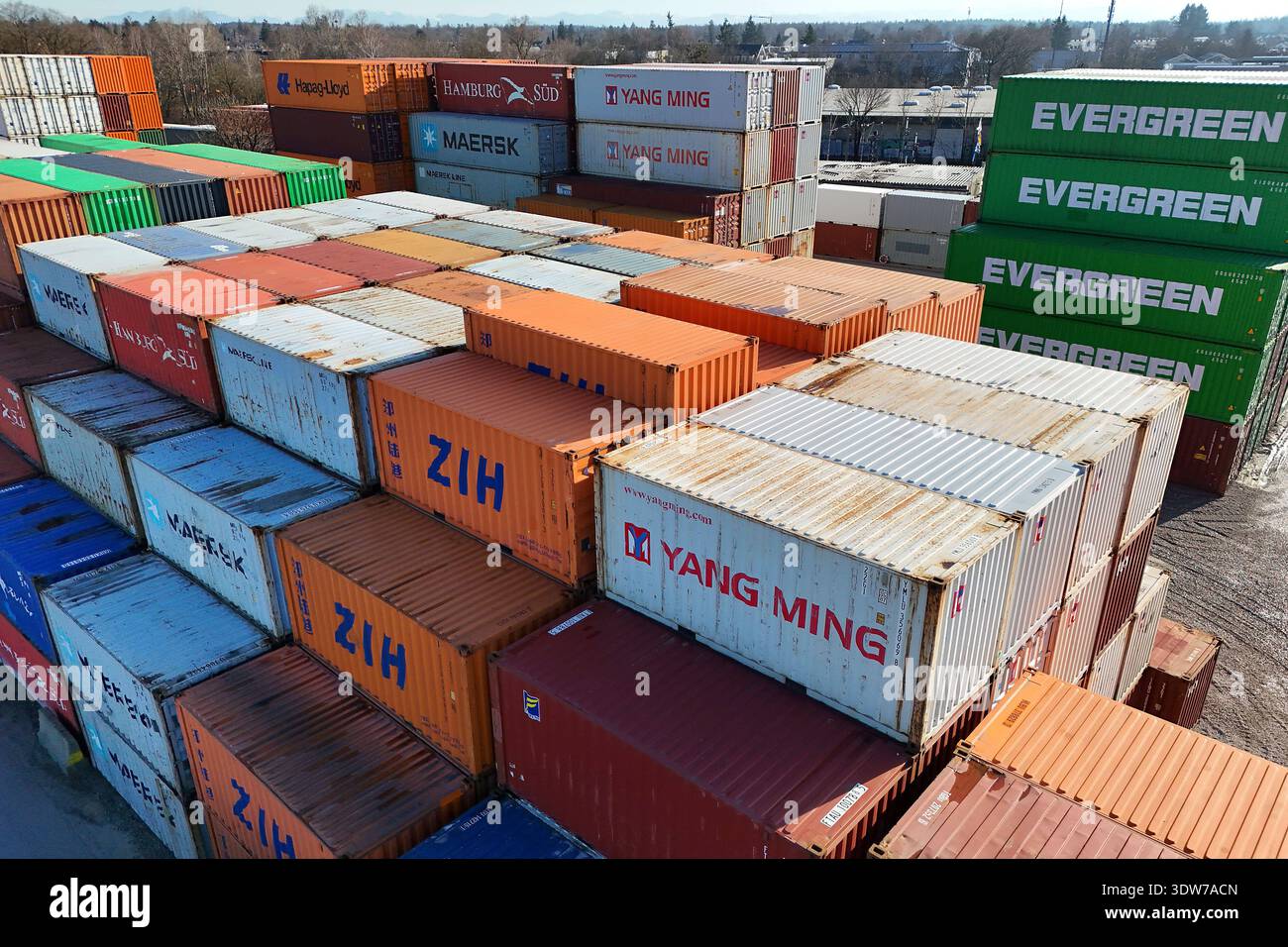Themenbild Deutsche Wirtschaft,Export / Containerdepot Container ...
