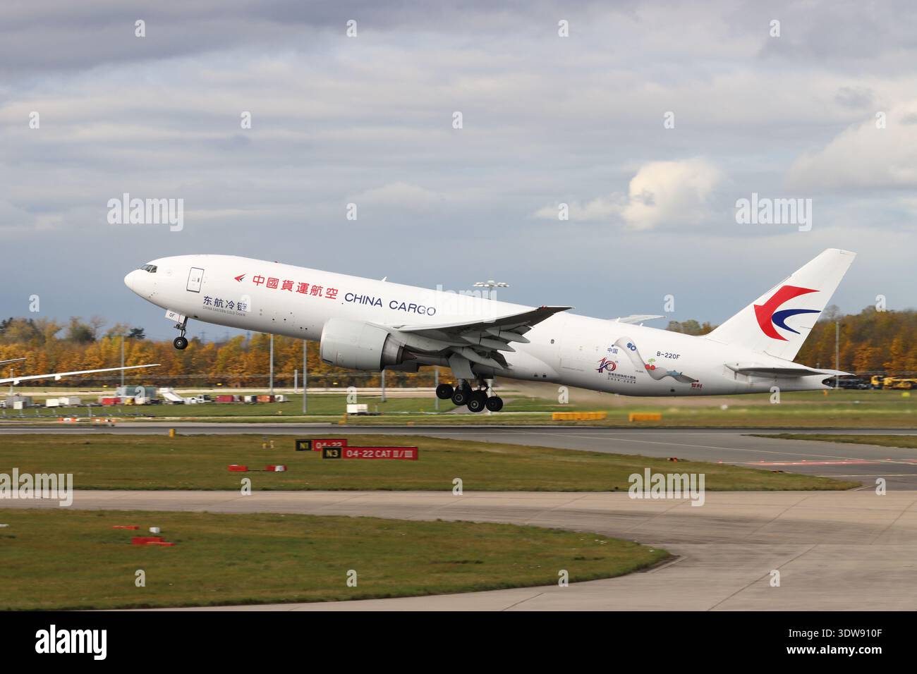 China airlines 777 hi-res stock photography and images - Alamy