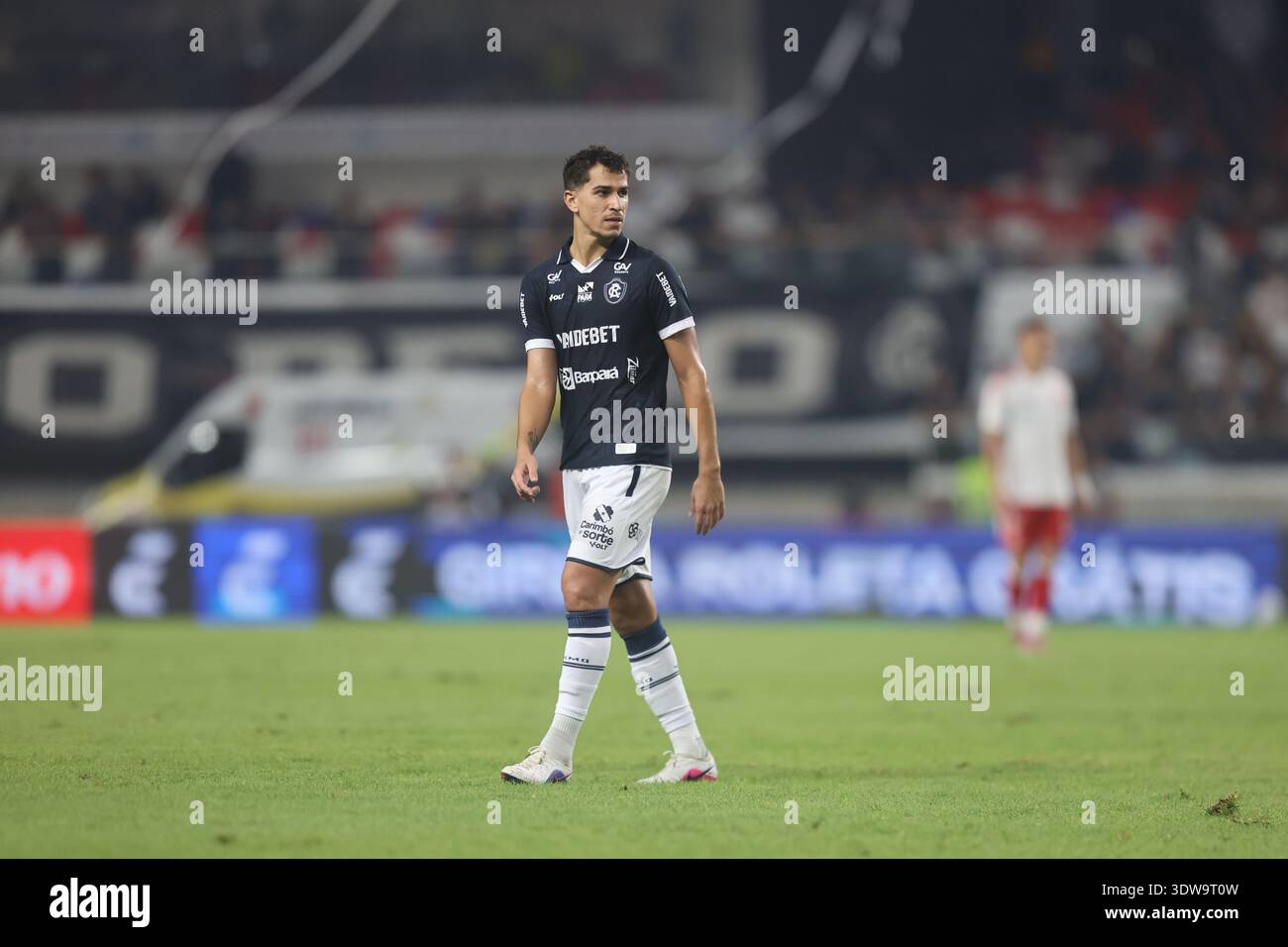 Belem, Brazil. 25th Feb, 2026. PA - BELEM - 02/25/2026 - BRAZILIAN  CHAMPIONSHIP A 2026, REMO x INTERNACIONAL - Vitor Bueno, Remo player,  during a match against Internacional at the Mangueirao stadium