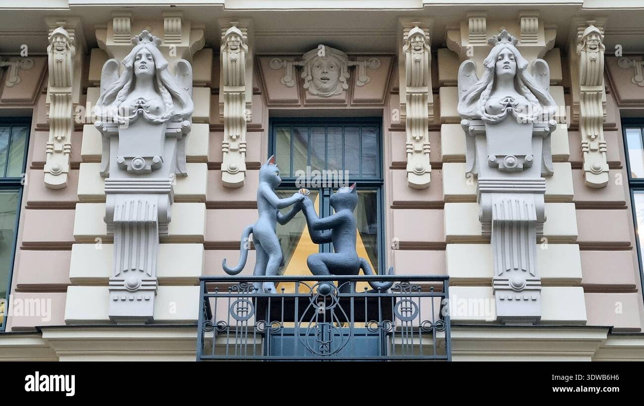 Mural Riga Cat Stylized cat sculptures hi-res stock photography and images - Alamy