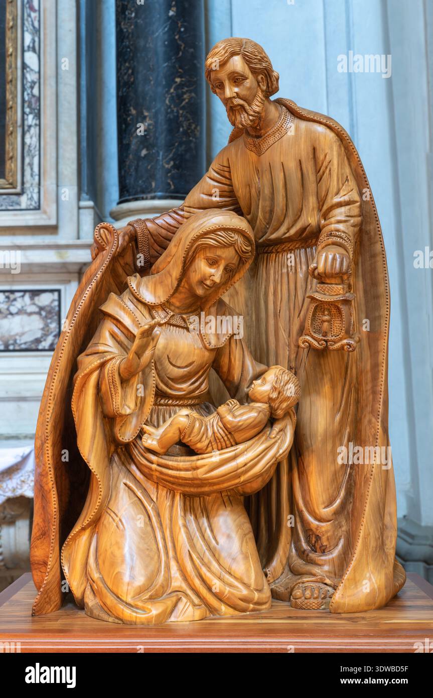 Holy family statue catholic hi-res stock photography and images