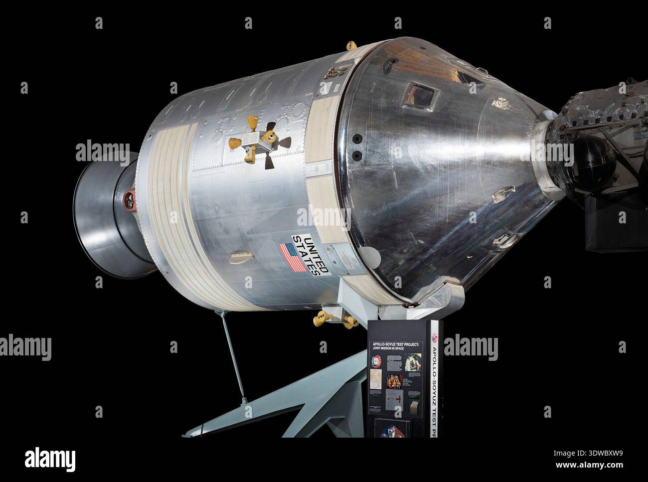 1975 joint mission exhibit hi-res stock photography and images - Alamy