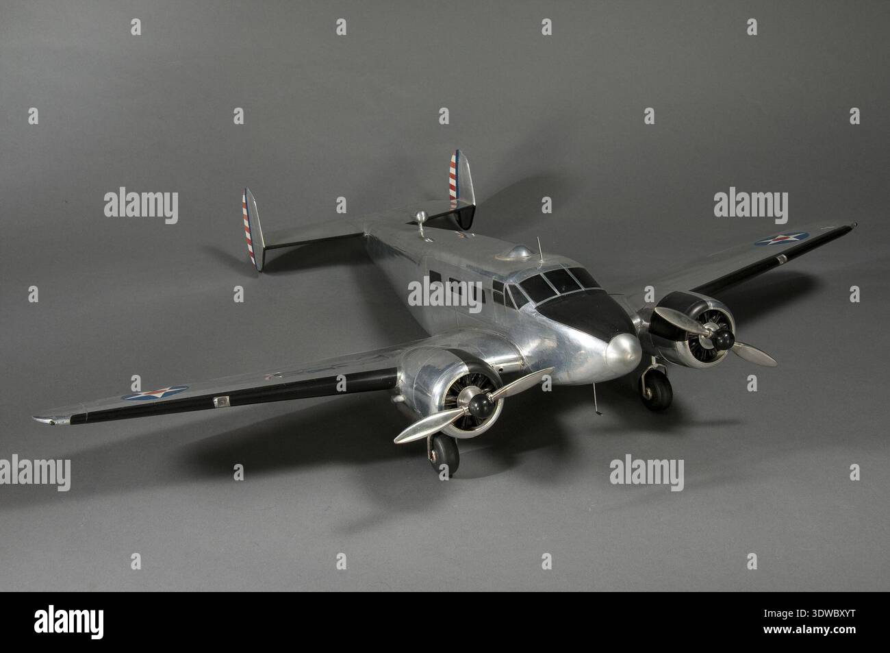 Retractable landing gear model feature hi-res stock photography and ...