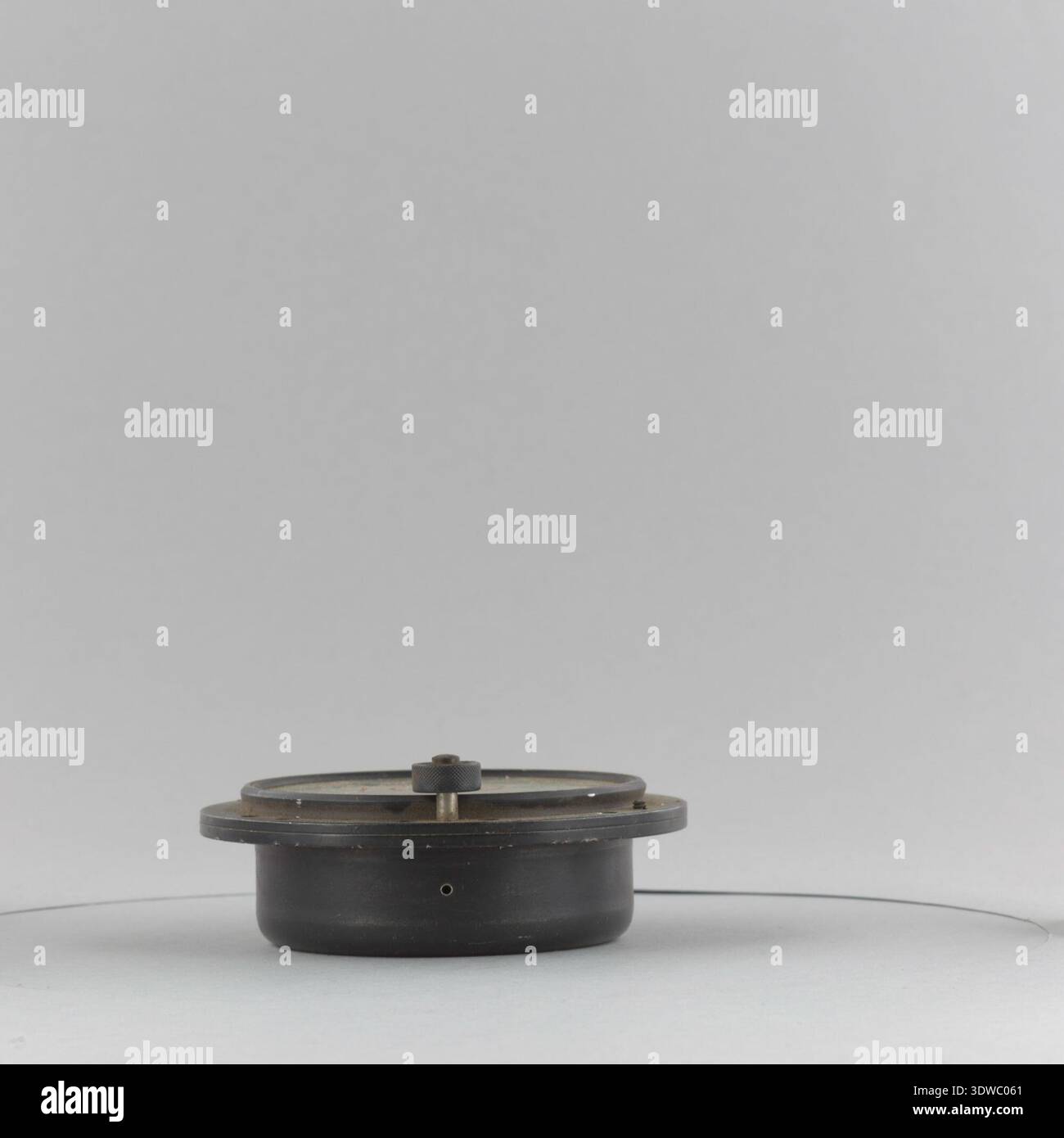 Simple Altimeter, Type G was an aircraft altitude measuring instrument ...