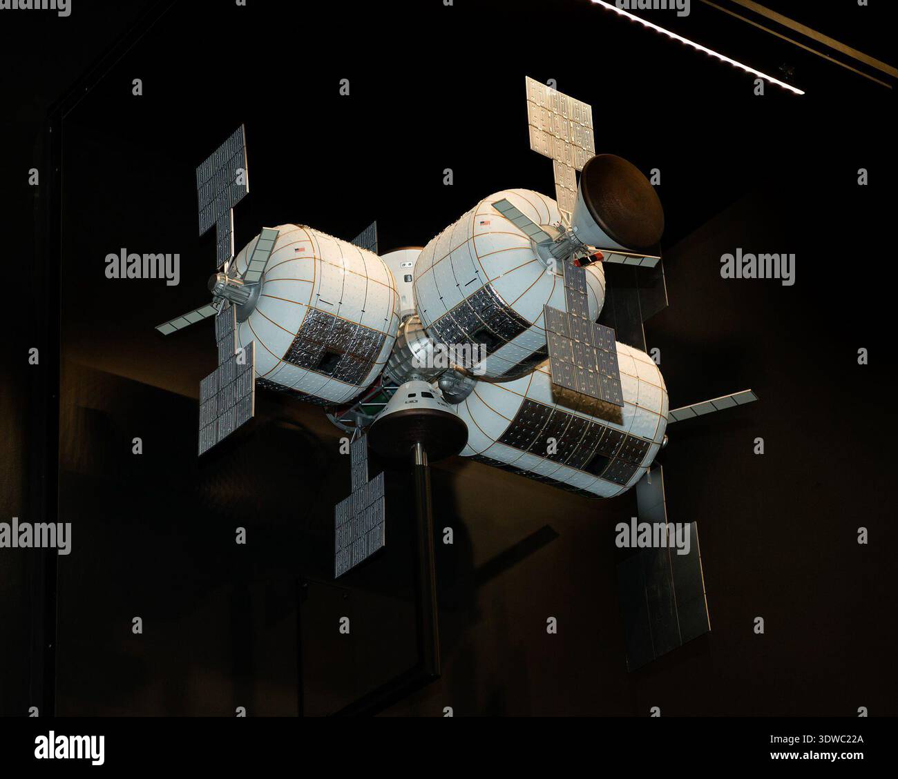 Expandable Space Module 2007 inflatable module hi-res stock photography and images - Alamy