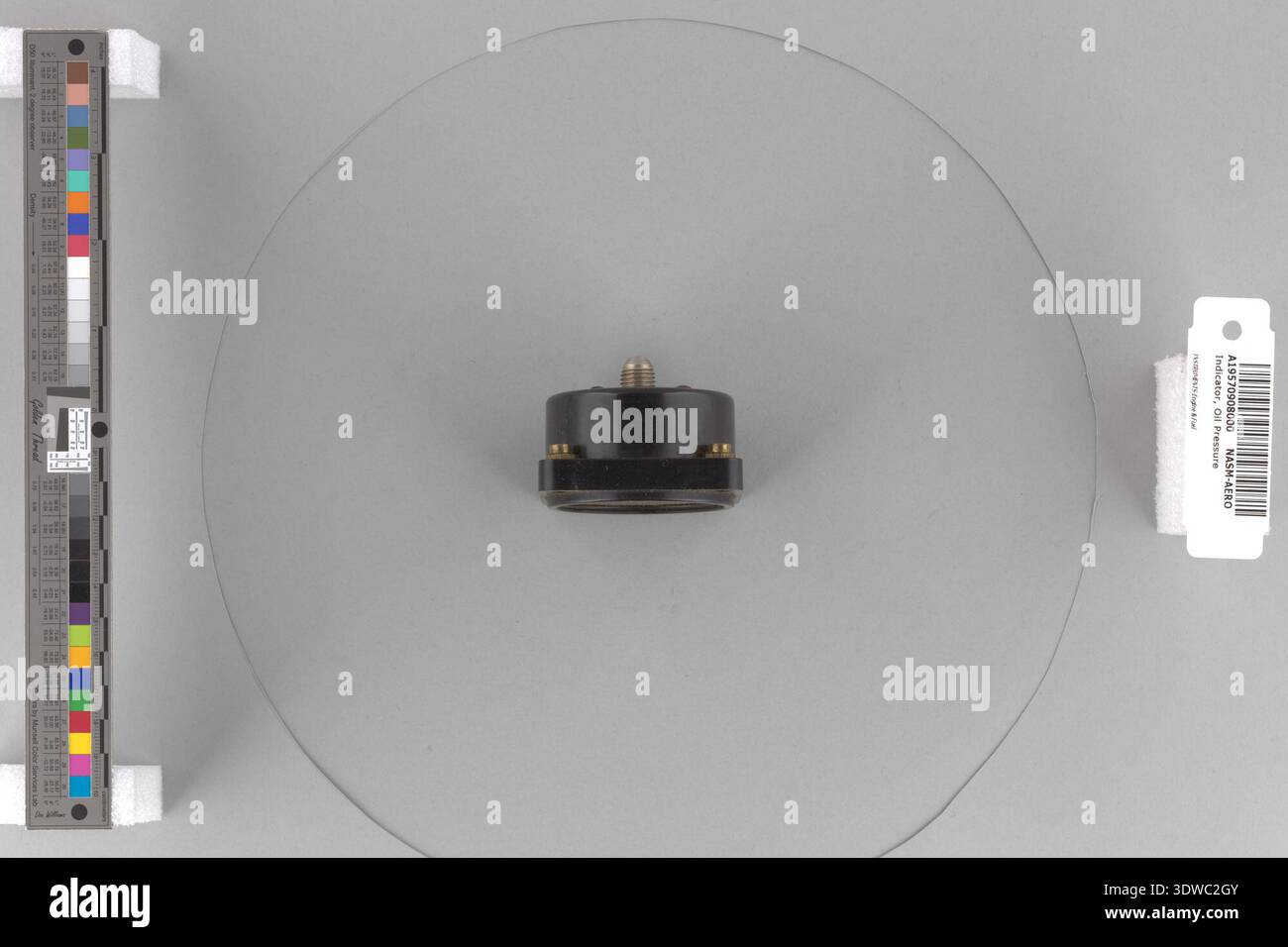 Pressure Instrument In Aircraft Aviation heritage pressure instrument hi-res stock photography and ...